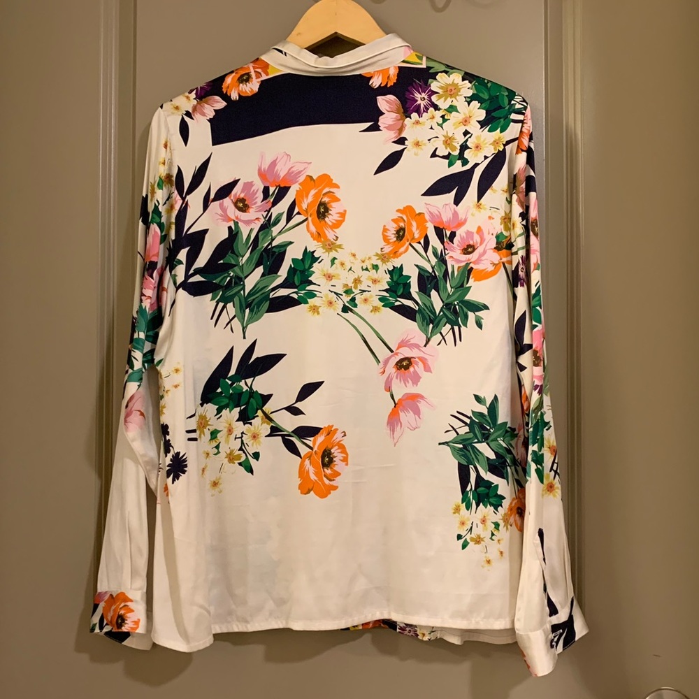 Johnny Was Andrea Silk Button Down Blouse Size L - Picture 15 of 16